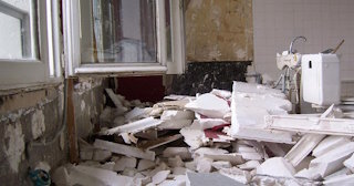 Демонтаж хрущевки в Балахне - удаление старых полов и стен по выгодной цене от 1739 рублей.